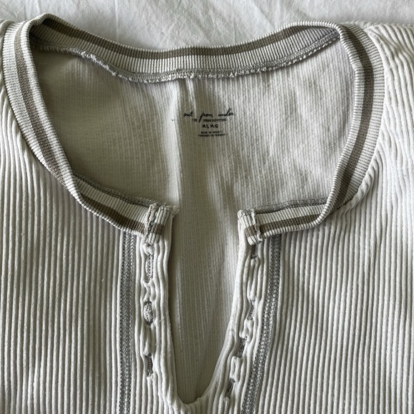 Go For Gold Top - Picture 2 of 3